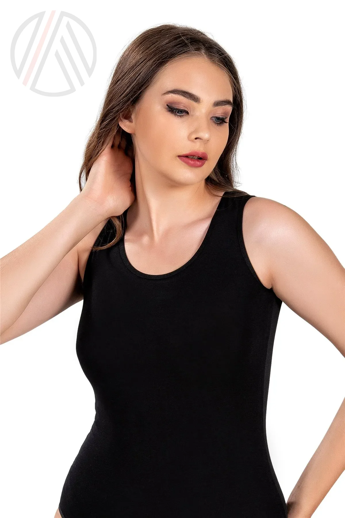 بروتيل أسود كتف عريض